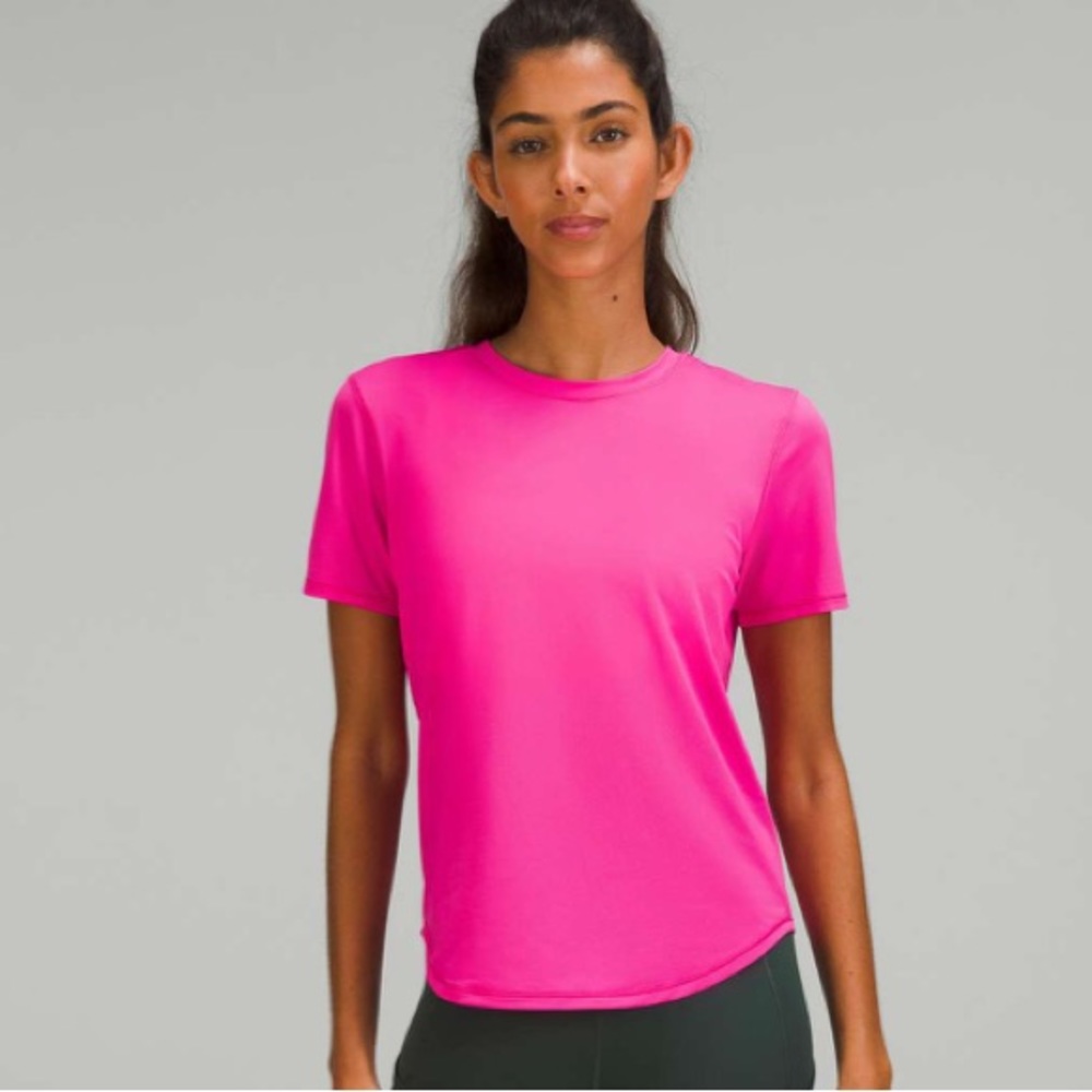 NWT Lululemon High-Neck Running and Training T-Shirt, pink, size 6